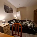 House-Sleeps4-Parking-Garden