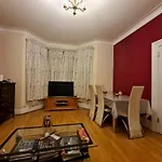 House-Sleeps4-Parking-Garden