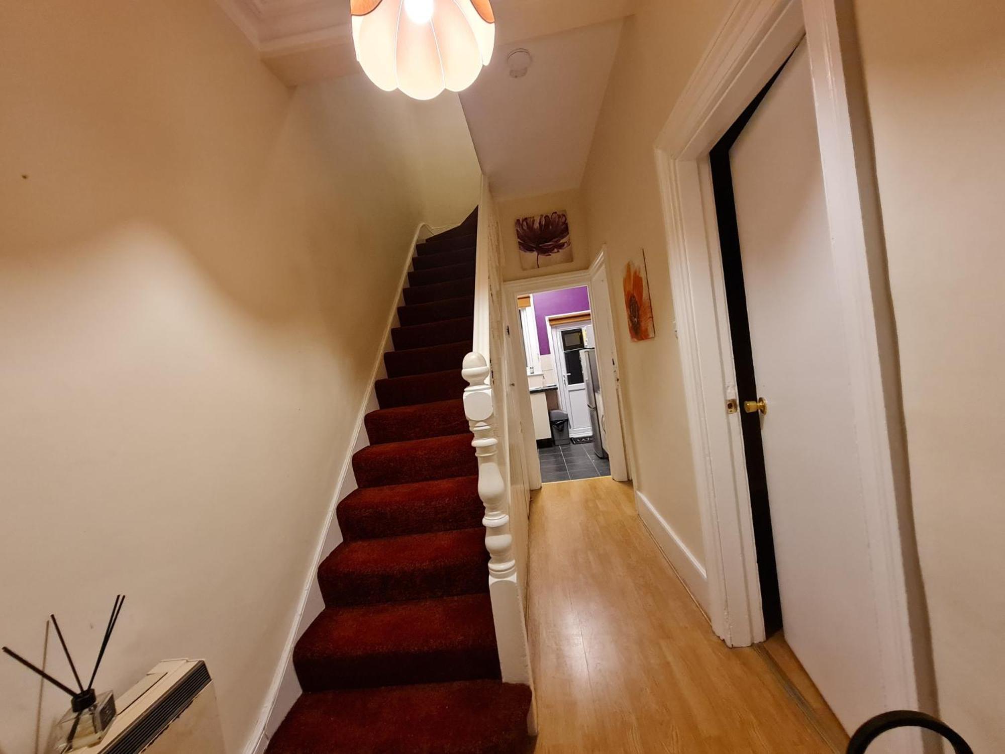 House-sleeps4-parking-garden * Londra