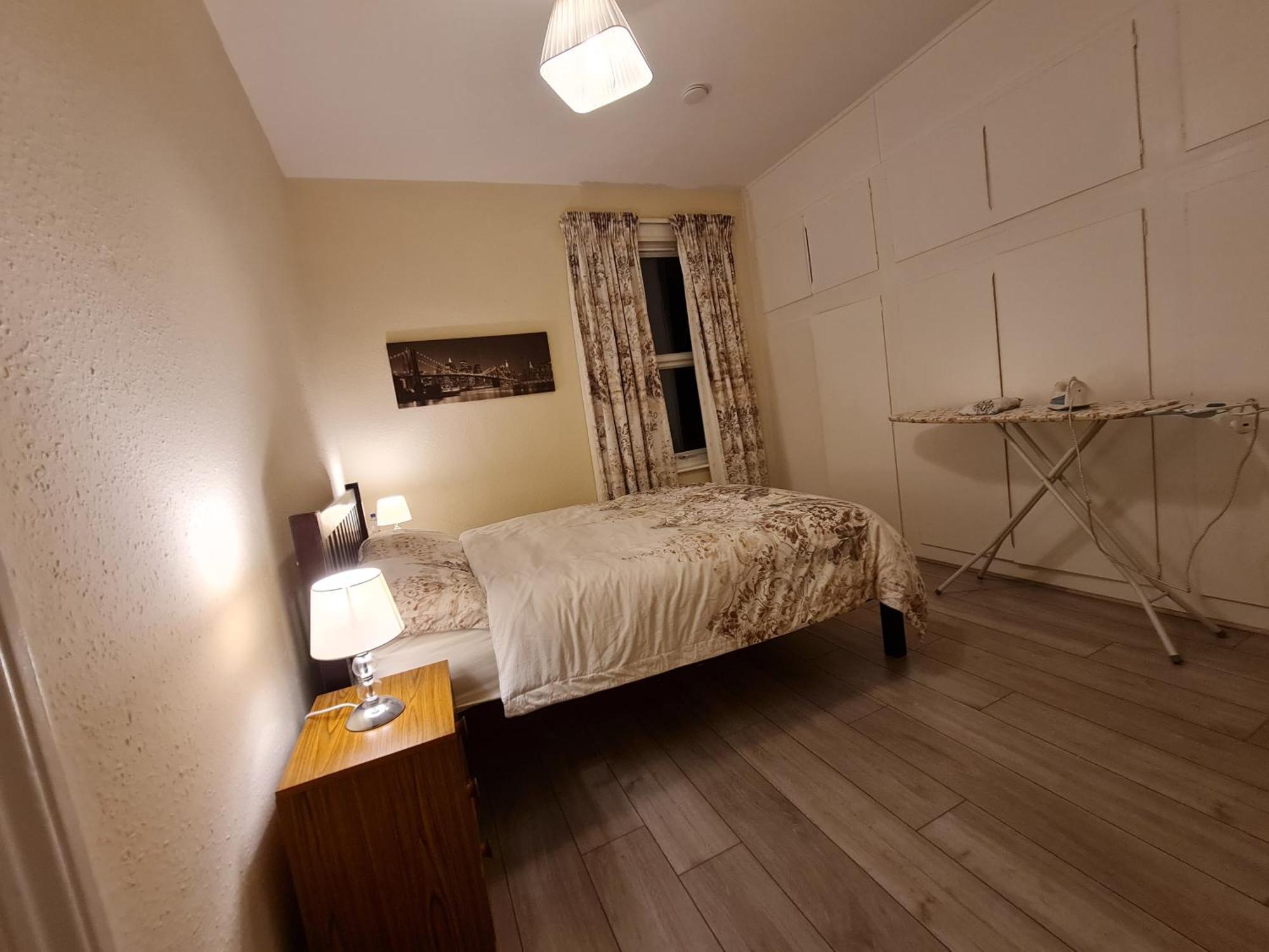 House-sleeps4-parking-garden Londra