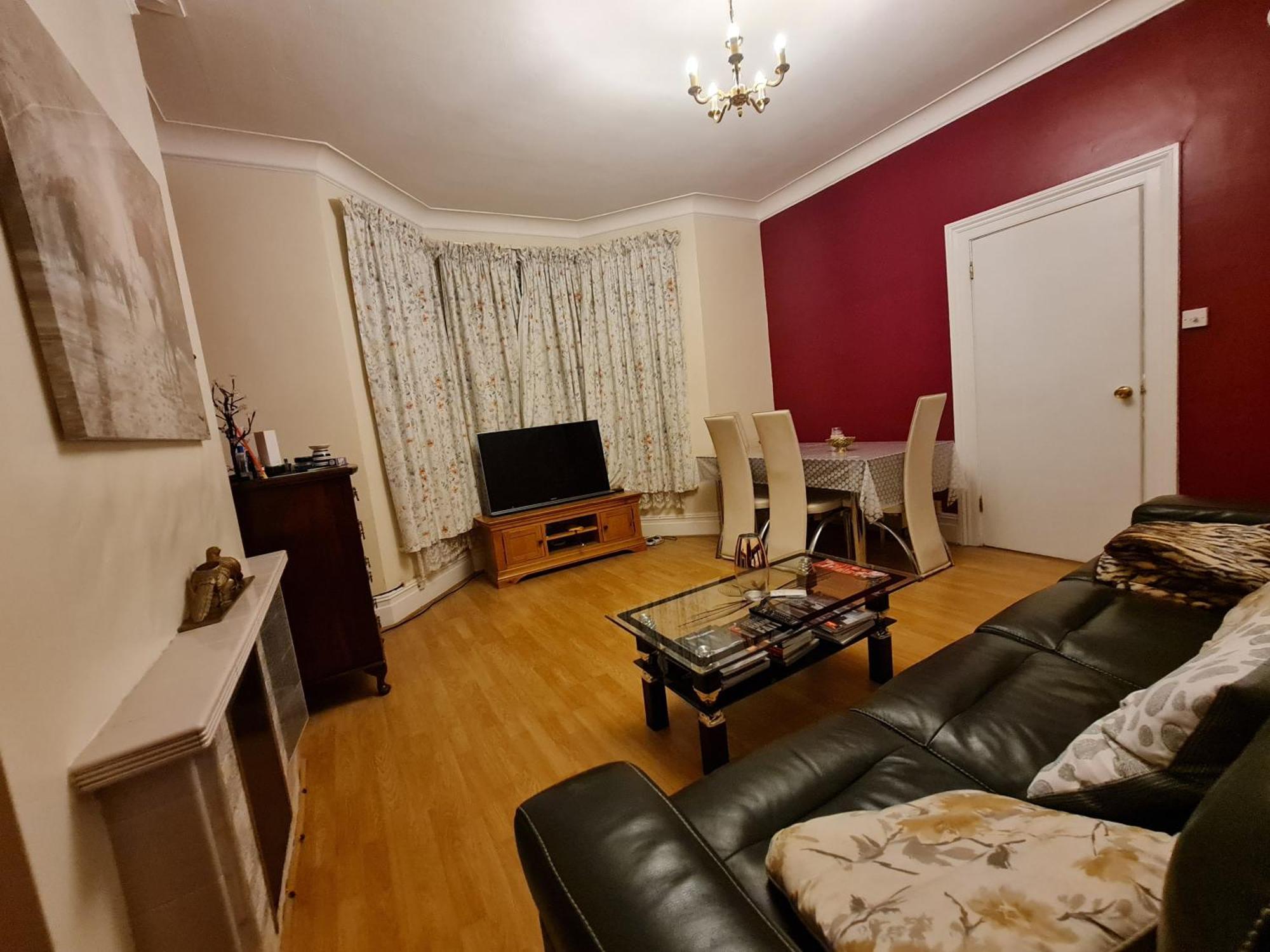 House-sleeps4-parking-garden * Londra